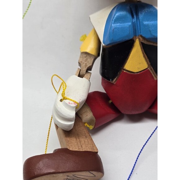 Pinocchio wooden doll Hand Carved and Painted With Puppet Strings 7" Tall-Signed - Picture 7 of 15